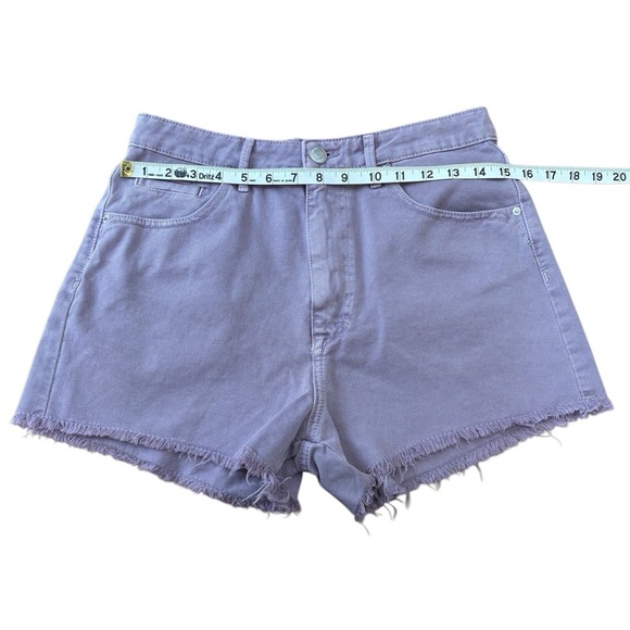 NWOT, ZARA, High-Rise Purple Cut-Off Jean Shorts, Size 8 - Picture 2 of 8